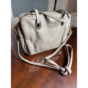 Californian Silver Leather Lamb Handbag Magnetic Closure/Adjustable Straps 65-12